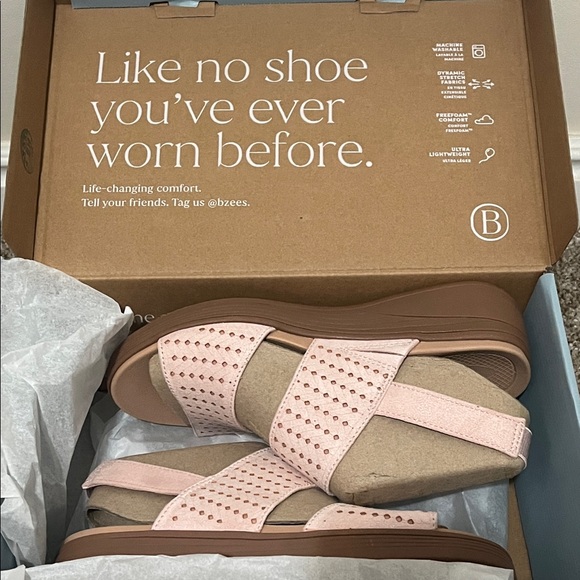 NWT Life Stride Bzees Air Step Peach Slingback Wedge Sandals - Picture 2 of 6